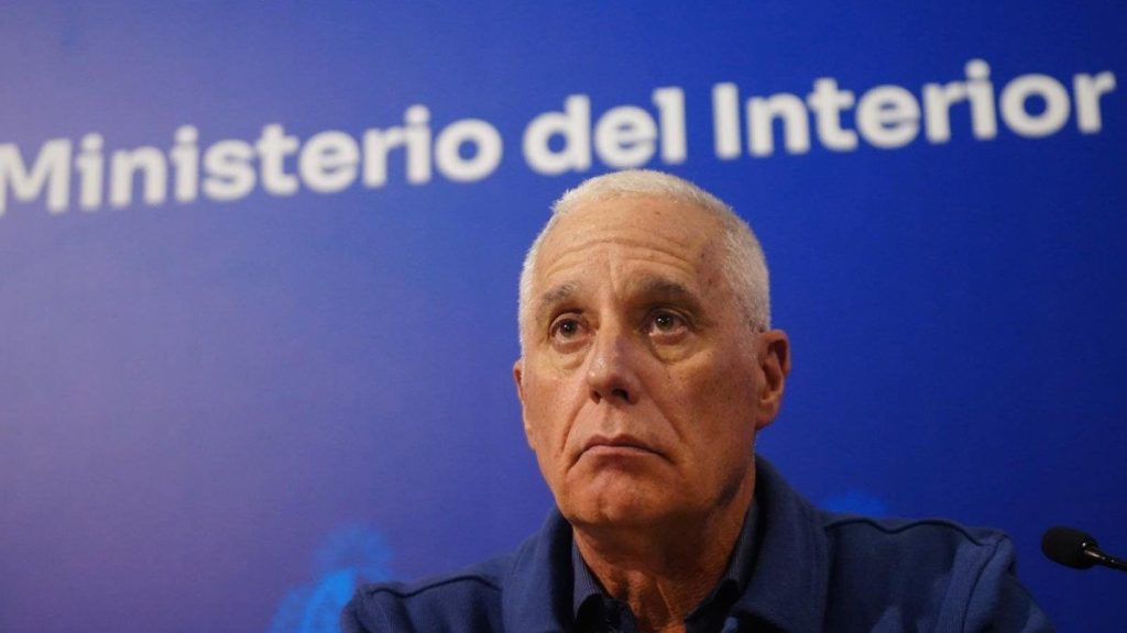 focouy-carlos-negro-ministro-interior-conf