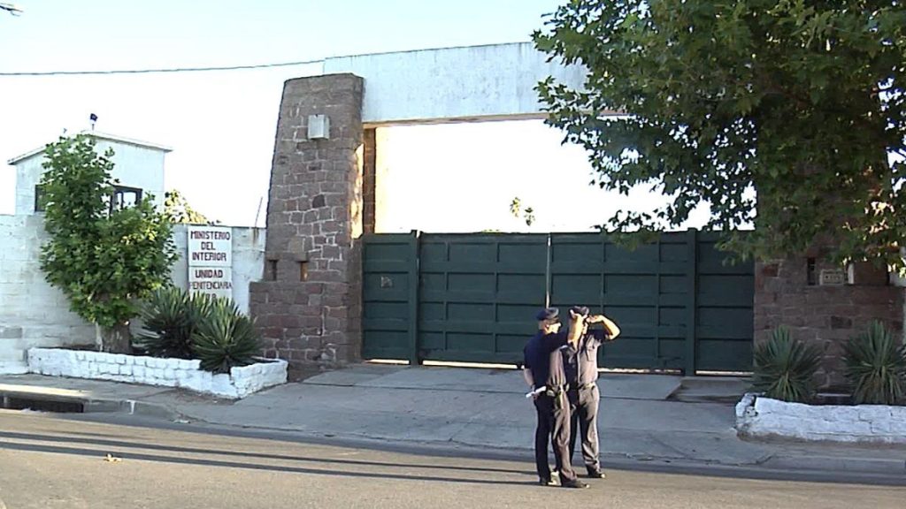 sanguinetti-domingo-arena