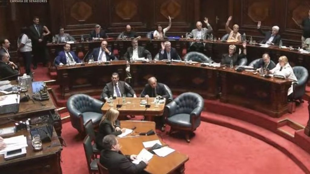 votacion-mocion-interpelacion-lazo