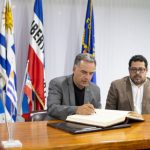 Yamandú Orsi retornó este domingo a Uruguay tras su participación en la X Cumbre de la Celac y su reunión con Petro